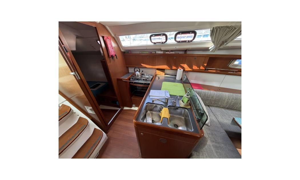 BENETEAU OCEANIS 37
